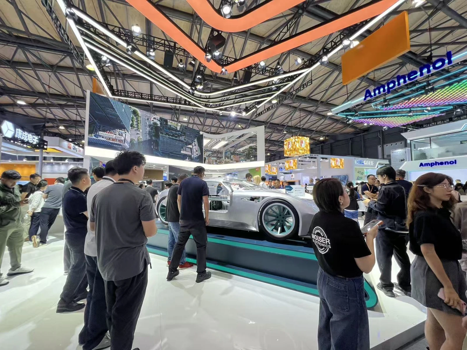 MISUXIN na otvoritveni dan sejma electronica China 2026 pozdravlja stranke iz panoge